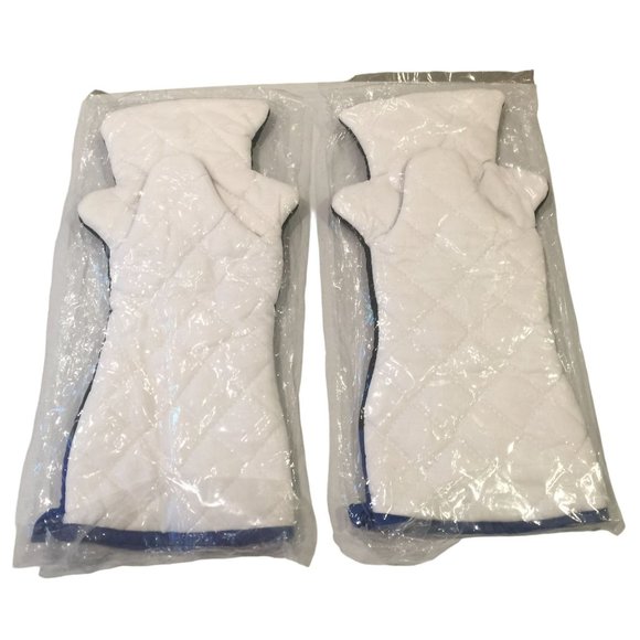 MR. Peanut Planters Gold Measure Baking & Cooking Nuts Oven Mitts Set of 2 - Picture 3 of 3